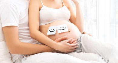 14 běžných příznaků těhotenství dvojčat, které by těhotné ženy měly znát