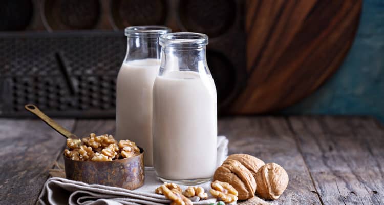 Ořechové mléko pro těhotné ženy: Doplněk pro matku, zdravý pro dítě