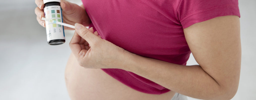 Poznámka s 5 příčinami proteinurie během těhotenství