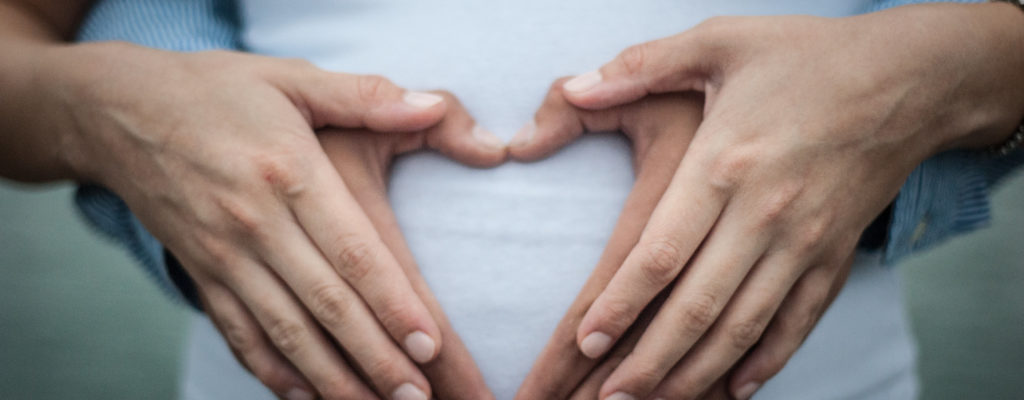 Je něco zvláštního na 4měsíčním těhotenském břiše, na co si maminky musí dávat pozor?