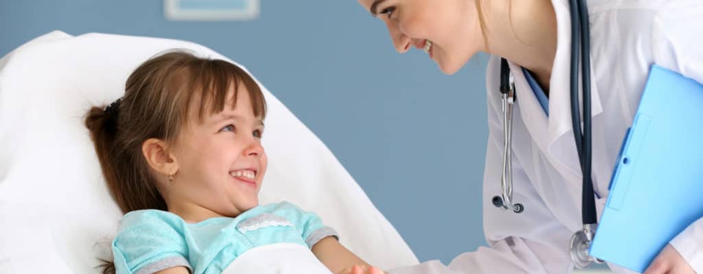 Jak mohu pomoci svému dítěti připravit se na operaci?