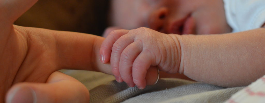 Erythema toxicum u novorozence je benigní nebo maligní?