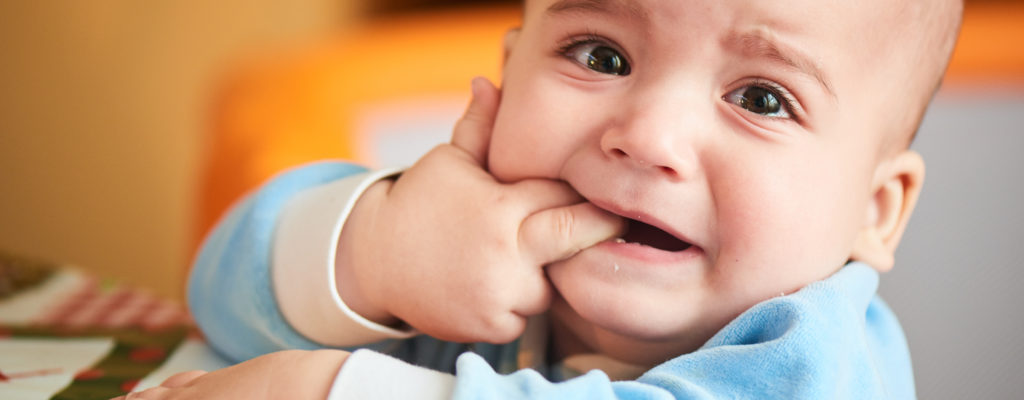 5 věcí, které potřebujete vědět, když vašemu dítěti rostou zoubky