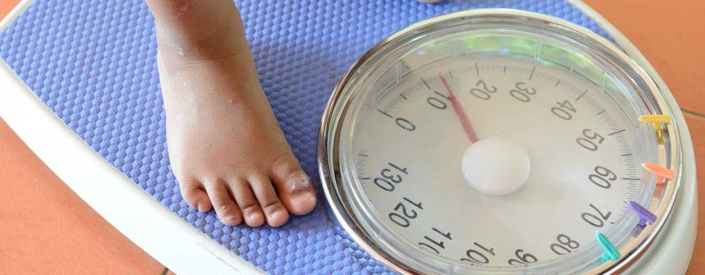 Jak moje dítě nemůže být obézní nebo podvyživené?