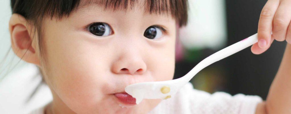 Jaké jsou dobré stravovací návyky pro 1leté dítě?