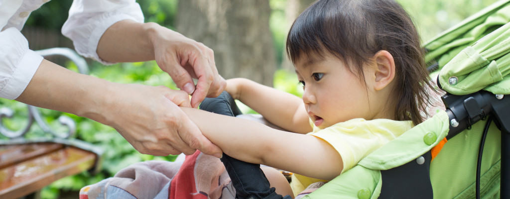 Řekněte mámě 4 způsoby, jak ochránit své dítě před bodnutím komárem