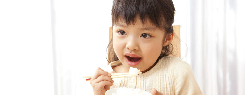 Mělo by vaše dítě jíst méně nebo více tuku?