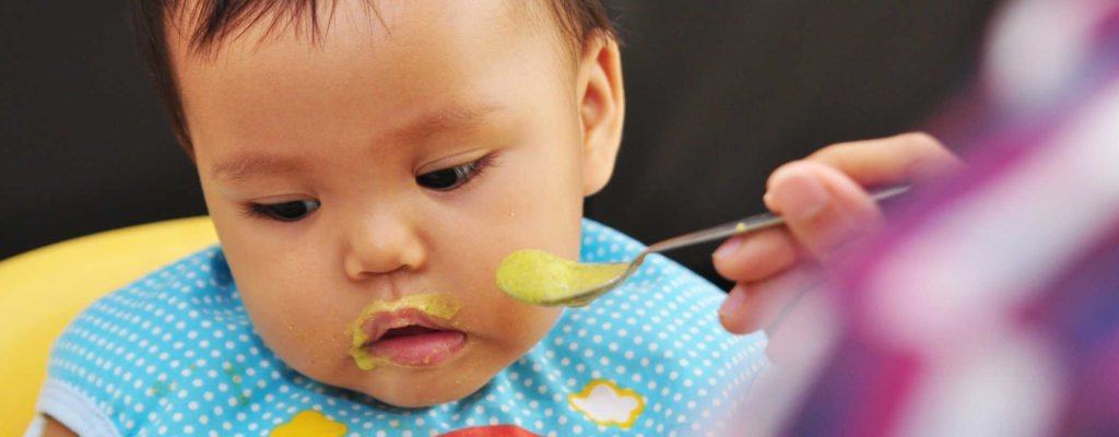 9 potravin, kterým by se vaše dítě mělo vyhýbat