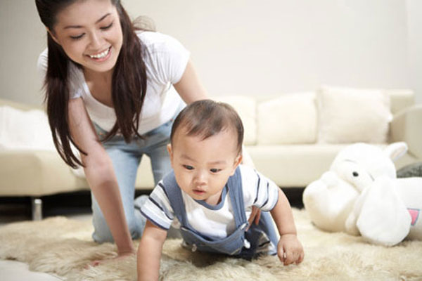 Igra za bebe od 7 mjeseci: Sakrij i traži