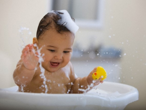 Como bañar correctamente un bebé sen axustes