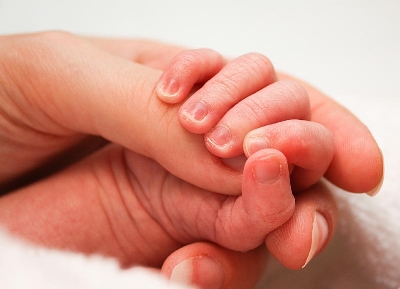 Ler a enfermidade do bebé a través das uñas