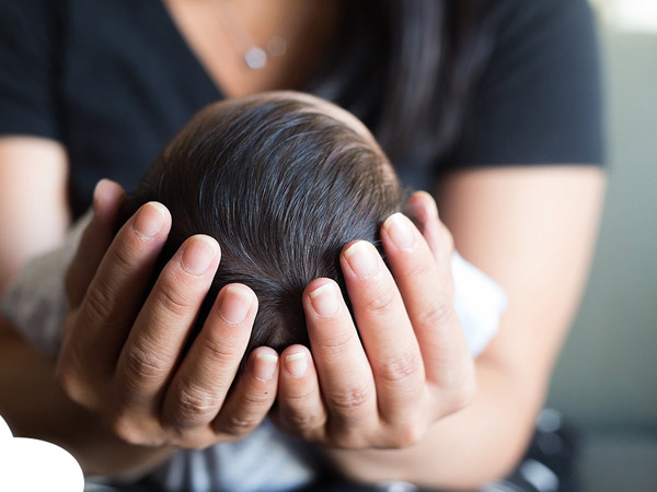 Ta en titt på 4 vaner som påvirker fontanelen hos babyer