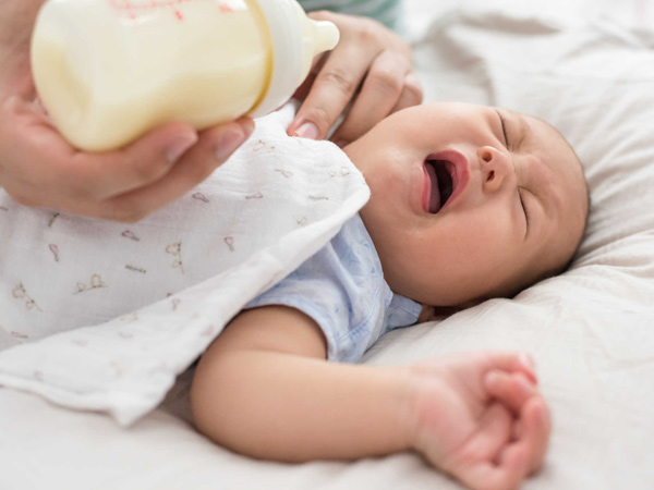 Slutt å putte morsmelk i øynene til den blinde babyen!