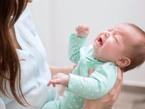 4 sinnum gráta börn mikið og hvernig á að hugga þau á áhrifaríkan hátt