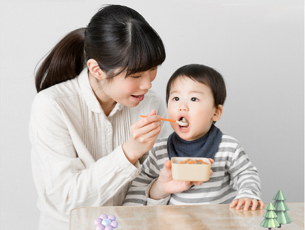 Del hvordan du oppdrar et godt barn naturlig i henhold til japanske morstandarder