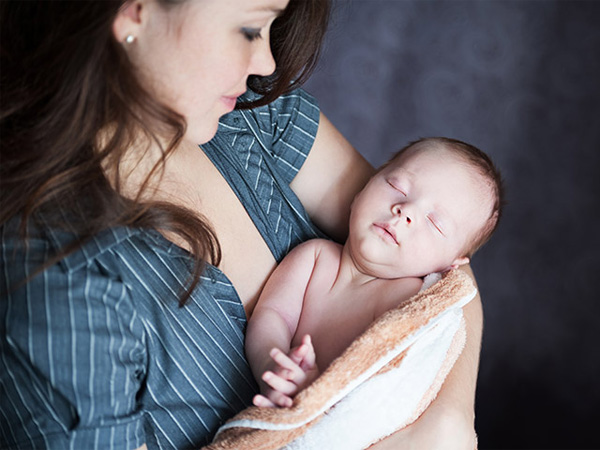 Husk når du trenger å holde babyen din i armene dine slik at babyen din føler seg tryggest!